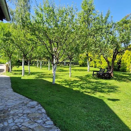 Holiday Home Emir Racic Bagian luar foto