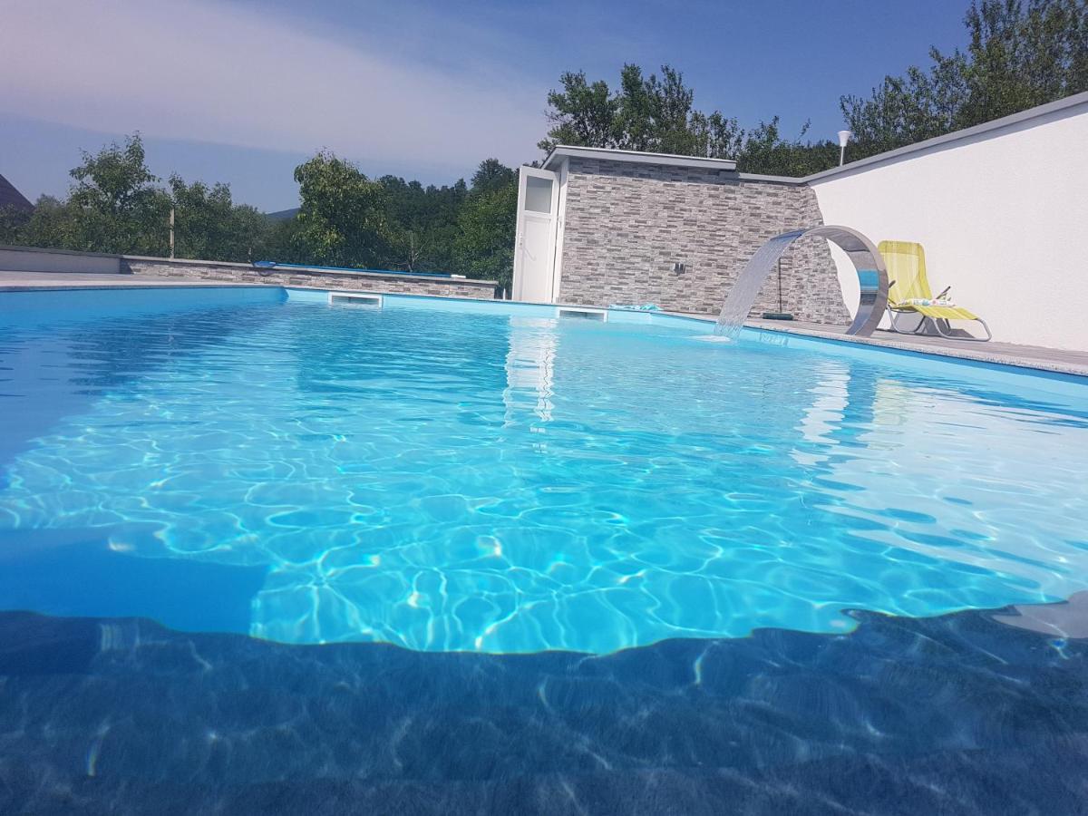 Holiday Home Emir Racic Bagian luar foto
