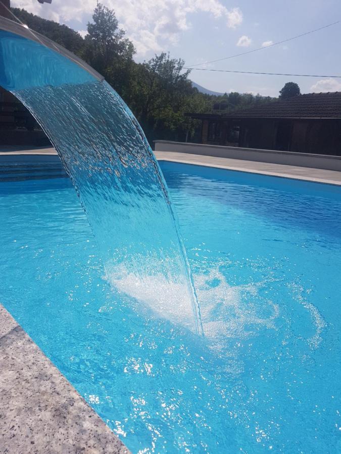 Holiday Home Emir Racic Bagian luar foto