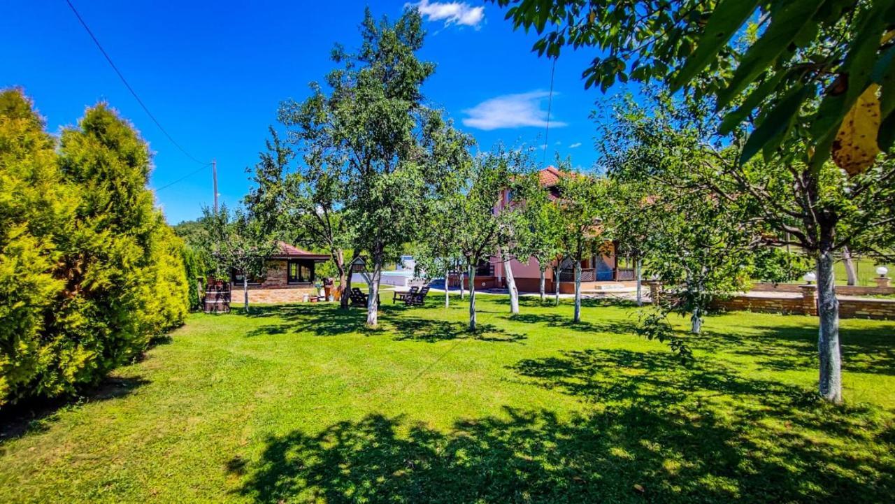 Holiday Home Emir Racic Bagian luar foto