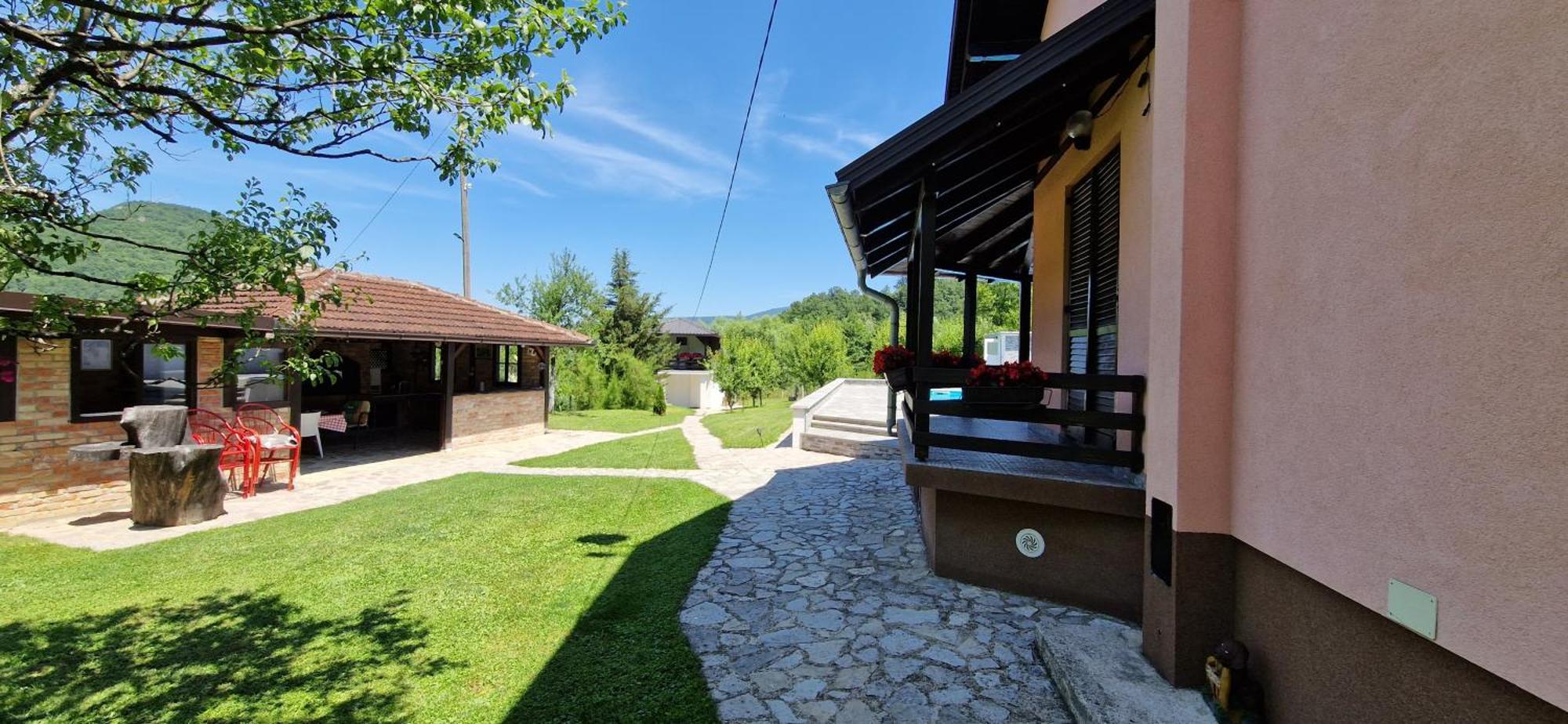 Holiday Home Emir Racic Bagian luar foto